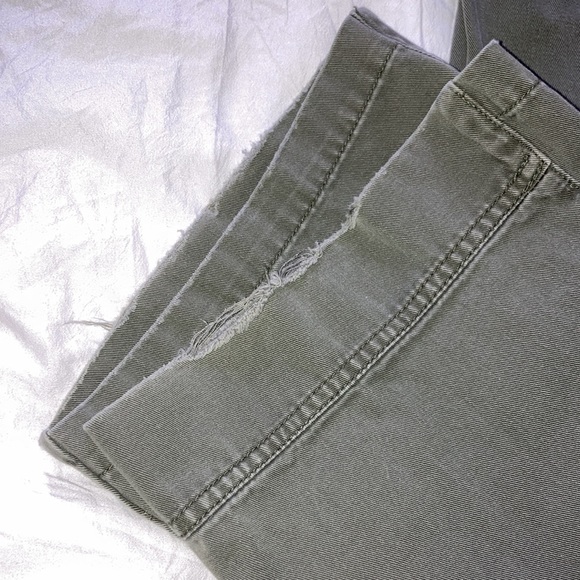 Abercrombie and Fitch pants - Picture 9 of 14